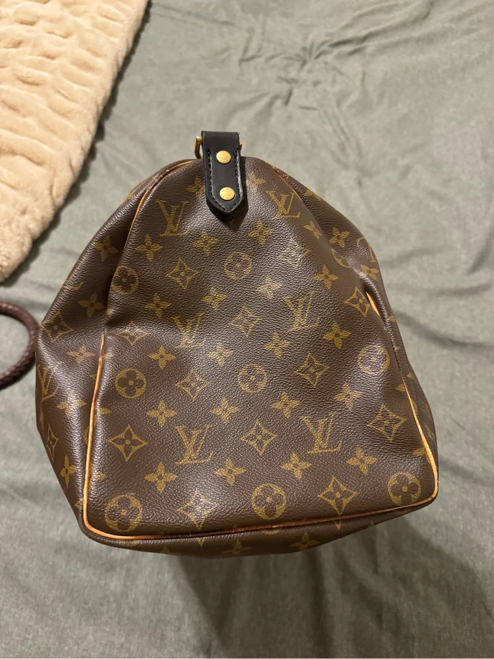 Louis Vuitton Monogram leather duffel bag in classic Brown and Tan